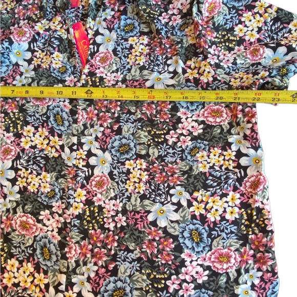 Catherine Garden Floral Fall Short Sleeved Top - Picture 8 of 12